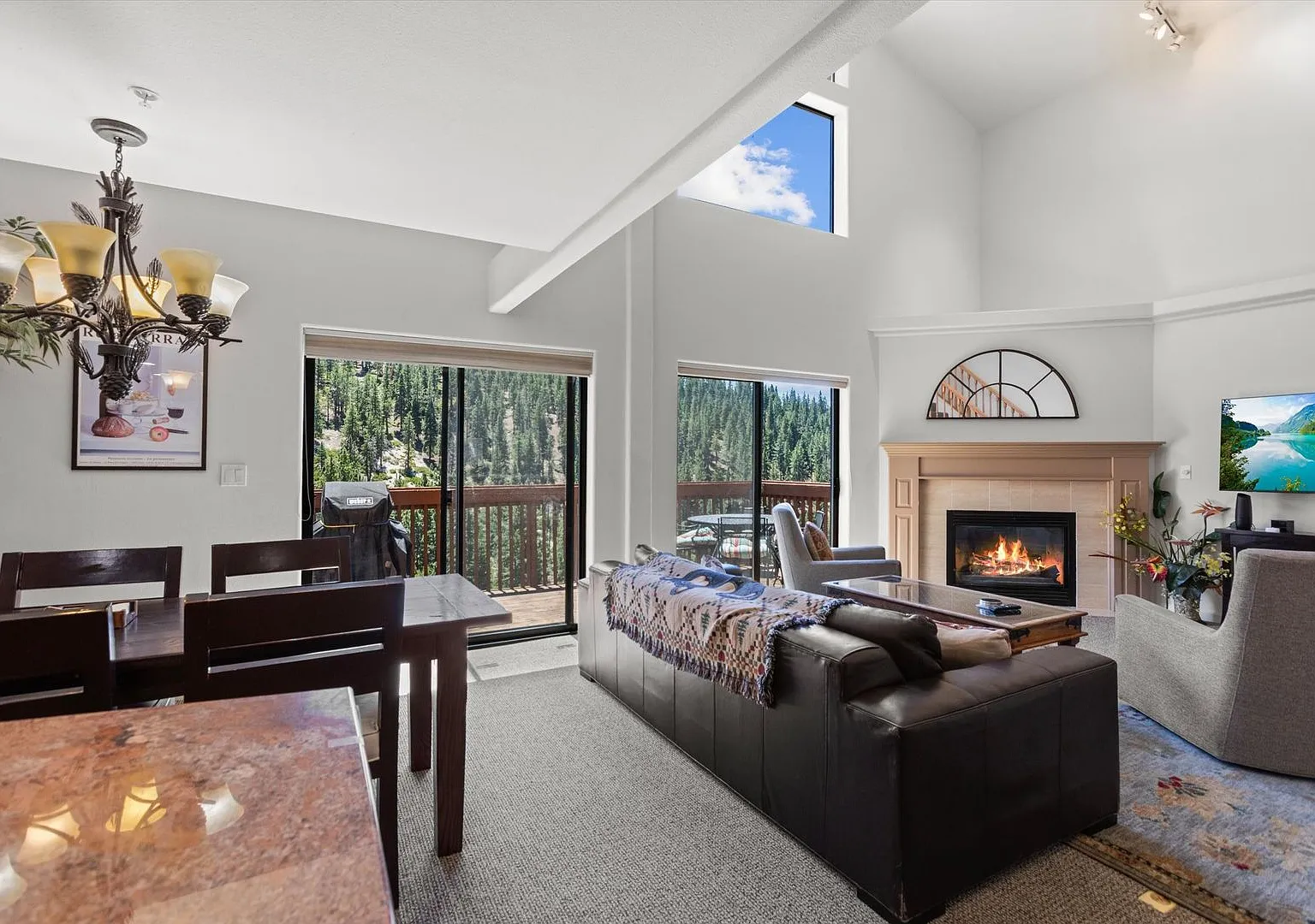 Lake Tahoe Winter Ski Lease Panoramic Views & Prime Ski Access — Photo 3