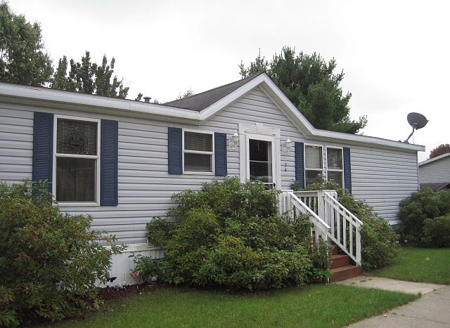 1st image of 74 Robinson Dr