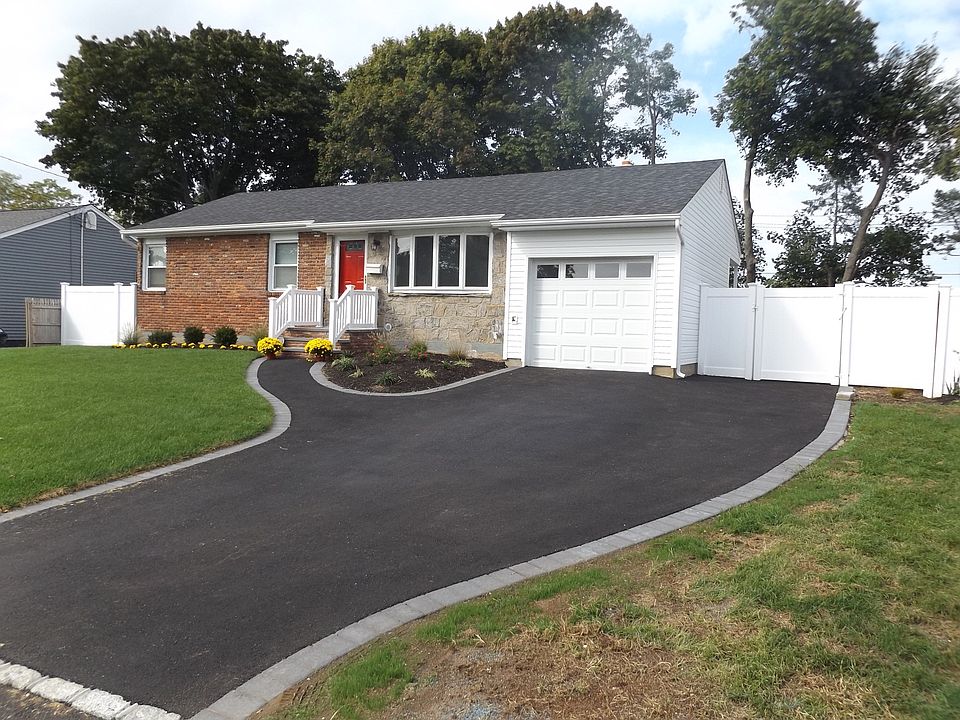1st image of 9 Hudson Dr