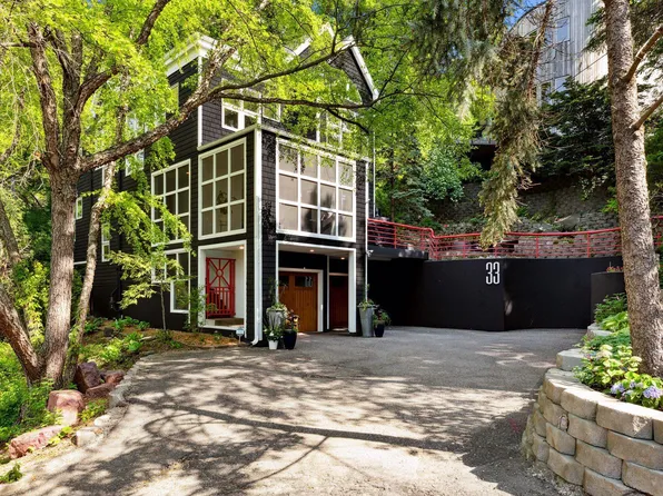 33 Summit Pl, Minneapolis, MN 55403