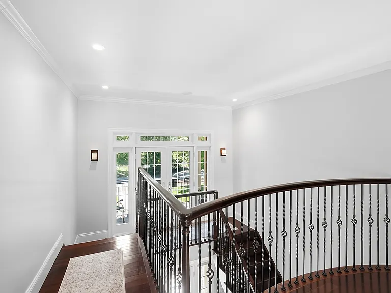 306 Harvard Ave — Photo 32