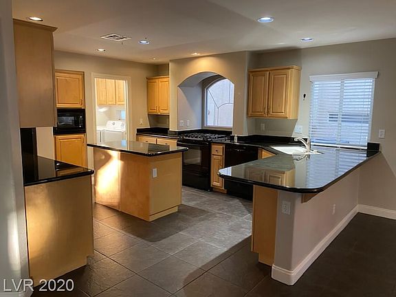 5th image of 10866 Fintry Hills St
