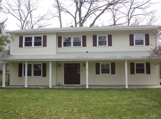 10 Crownlyn Ct, Bardonia, NY 10954