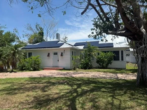 617 Siesta Dr, Sarasota, FL 34242