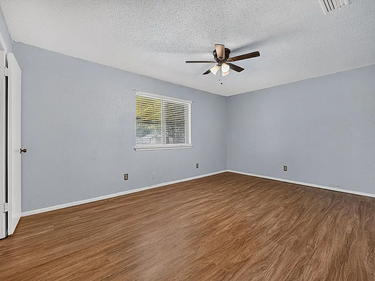 210 Nettletree St — Photo 12