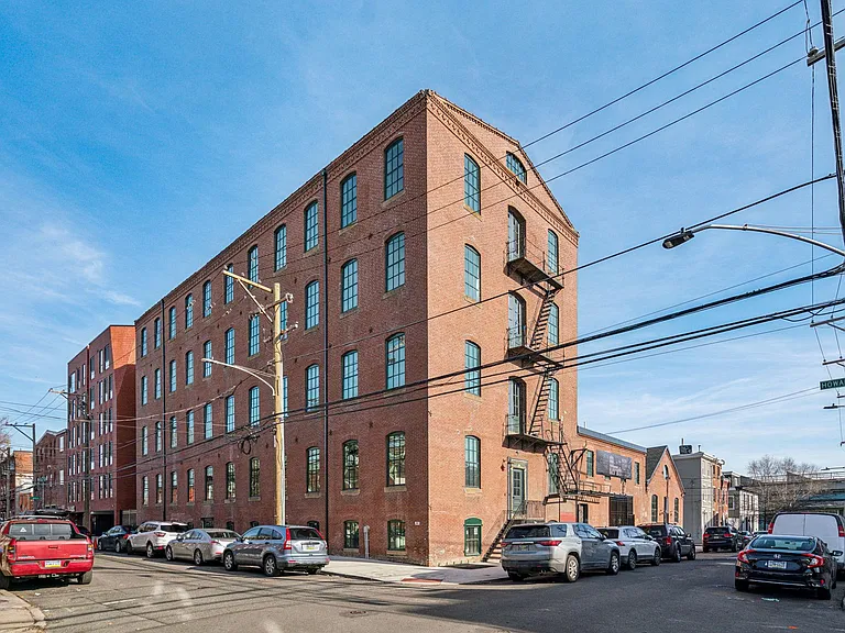 1801 N Howard St #207 — Photo 17