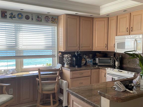 5th image of 405 N Ocean Boulevard #801