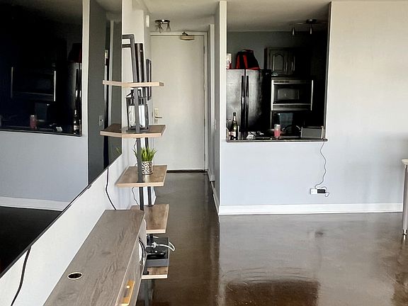 4th image of 4343 N Clarendon Ave APT 2114