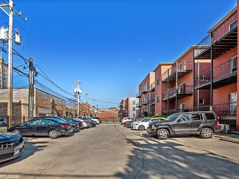 2042 W Pierce Ave #3 — Photo 10