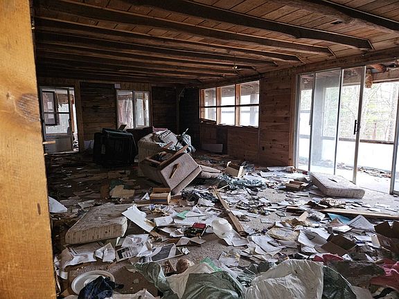 4th image of 2236 Cedar Rd