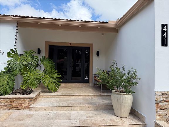 3rd image of 441 SW 27th Rd