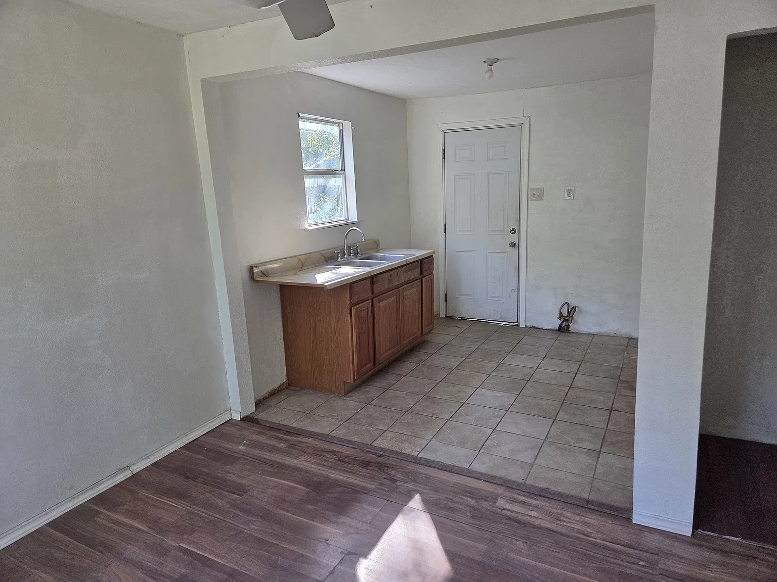 2 bed, 480 sqft, $750 — Photo 2