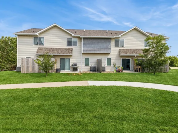 905 Summerset Pl, Indianola, IA 50125