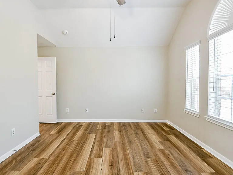815 Robins Way — Photo 42