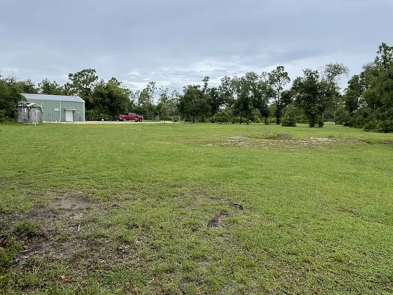 5144 NE Country Ranches Rd — Photo 3