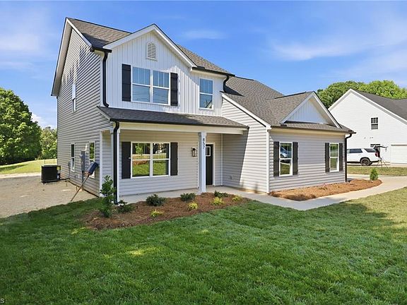 3rd image of 857 Sedge Garden Rd