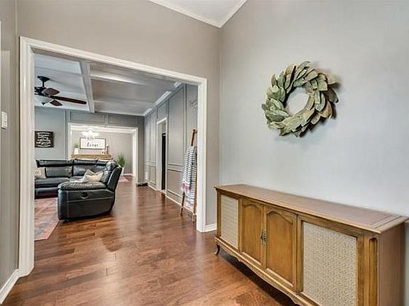 5th image of 1812 Campbell Trl