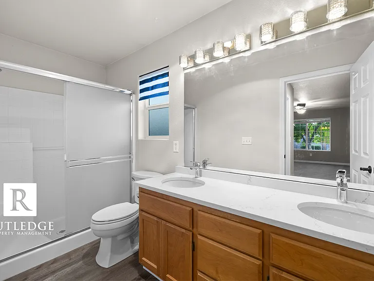 1013 Hope Dr — Photo 19