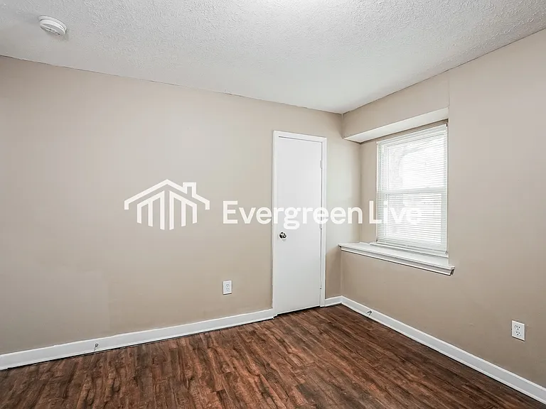 513 Sycamore Cir — Photo 12