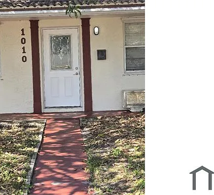 1010 N 69th Way — Photo 3