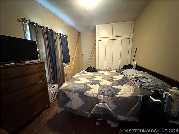 5th image of 207 N State St