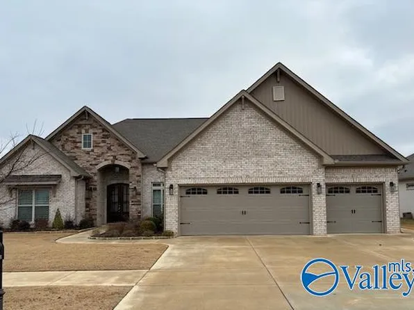 7411 Flint Crossing Cir, Owens Cross Roads, AL 35763