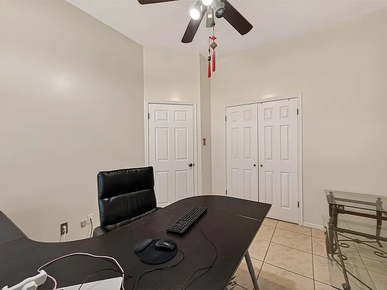 8203 Paddington Place Dr — Photo 19