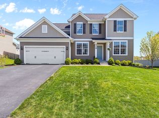 2318 Roaring Creek Dr, Aurora, IL 60503