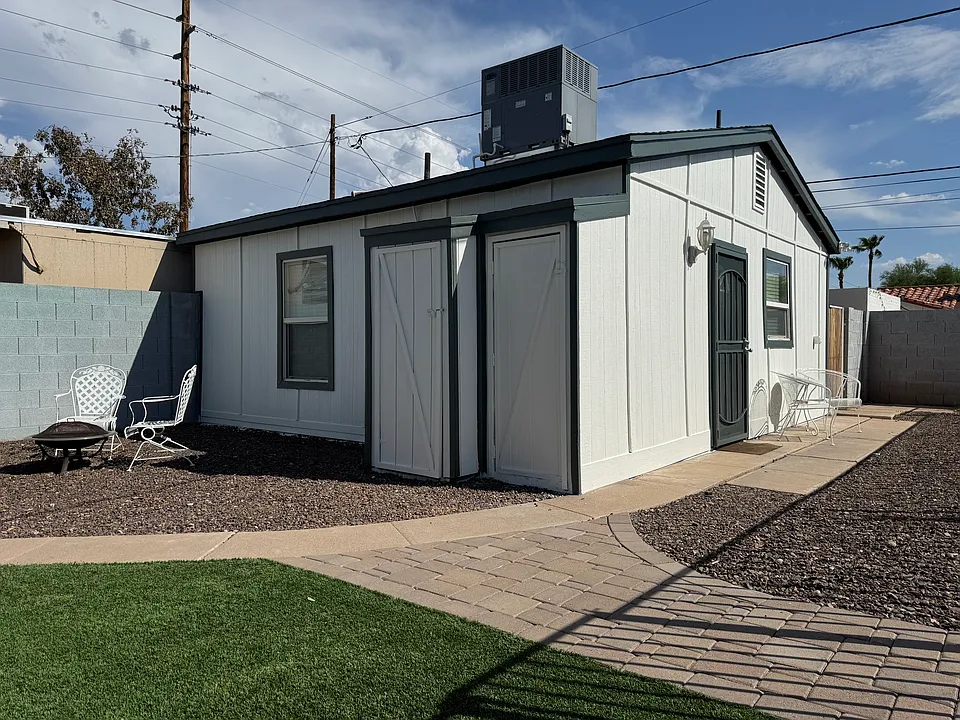 1739 E Granada Rd