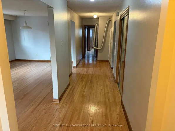 127 Risebrough Circuit, Markham, ON L3R 3E1