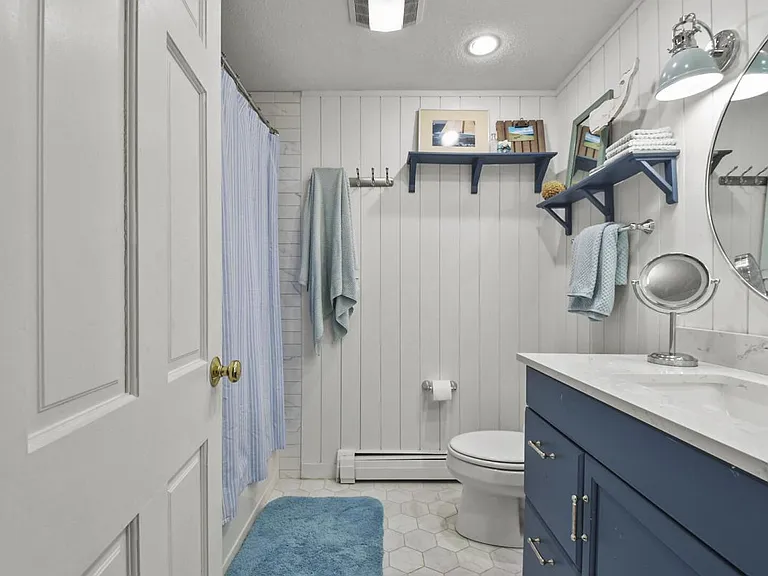 583 N Falmouth Hwy — Photo 16