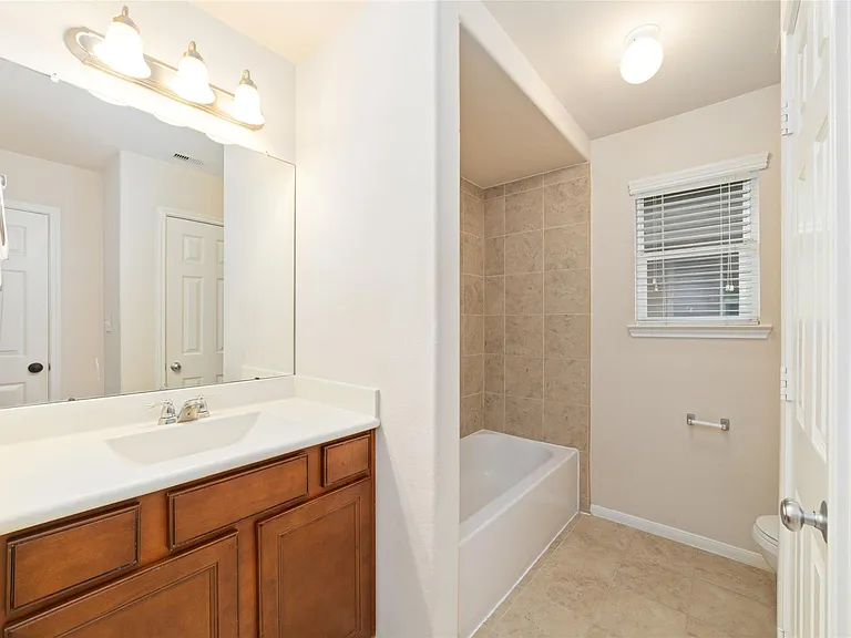 8919 Inglebrook Ln — Photo 17