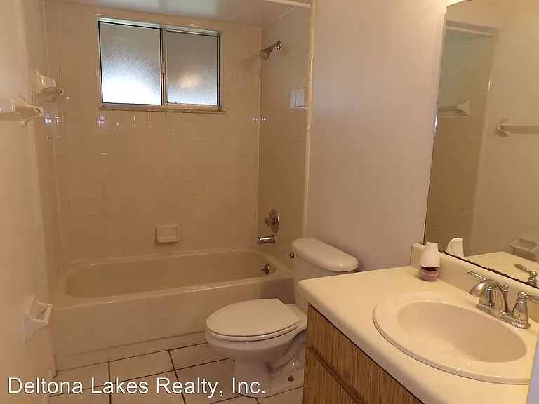 1545 Maxwell Ln — Photo 9
