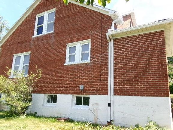 3rd image of 1604 Parkersburg Tpke