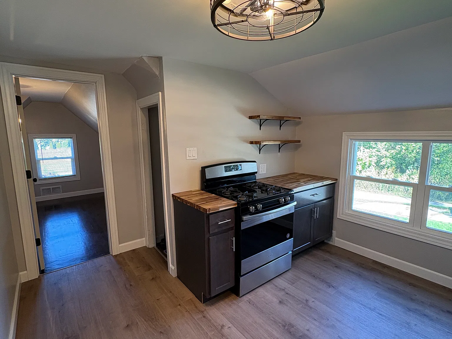 2 bed, 750 sqft, $1,150 — Photo 1