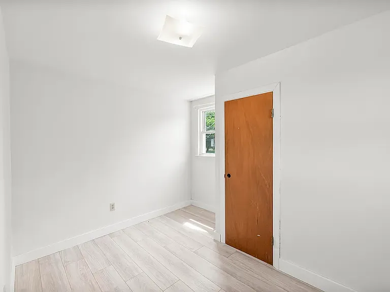 826 Riverside Dr — Photo 6