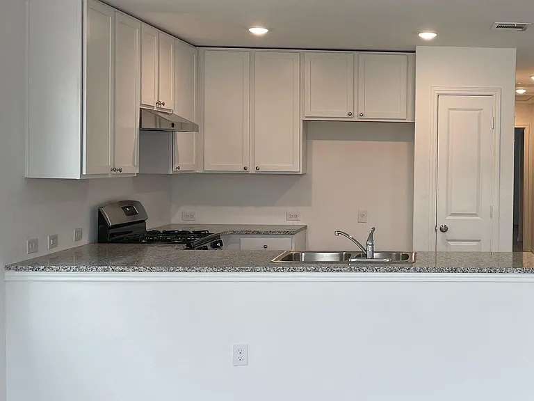 5912 Texas Spur — Photo 2