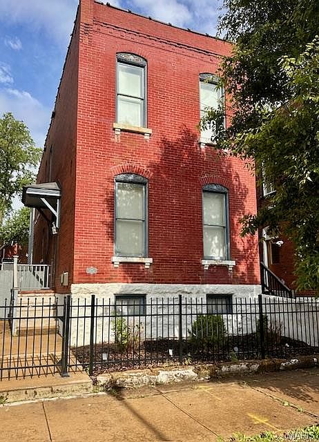 1st image of 3435 Indiana Ave
