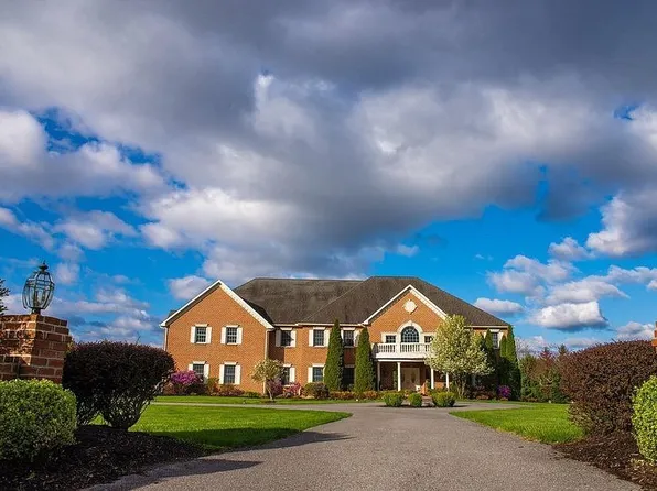 9 Southwatch Ln, Mechanicsburg, PA 17050