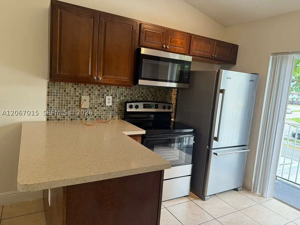 7991 SW 152nd Ave — Photo 4