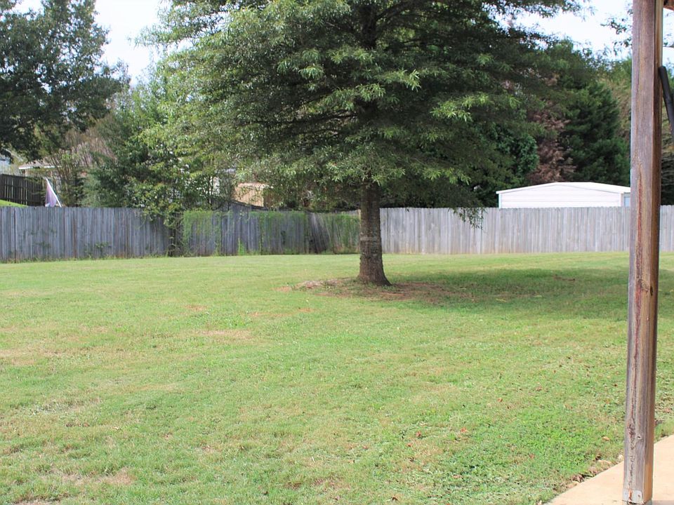 2nd image of 119 Taylor Xing