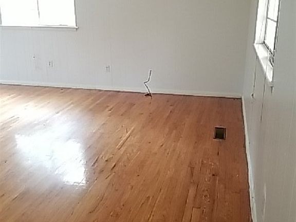 3rd image of 2229 NW 40th St