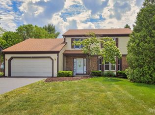 6 Pin Oak Ct, Cary, IL 60013