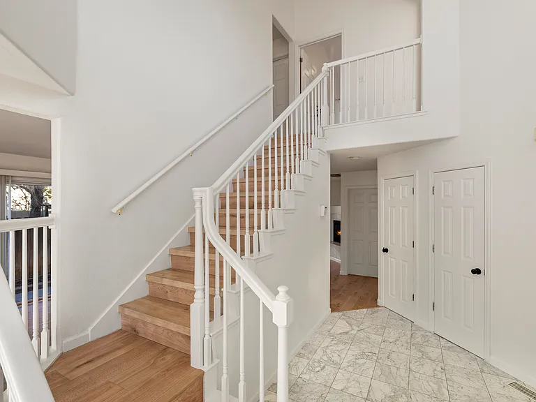 466 Len Cir — Photo 15