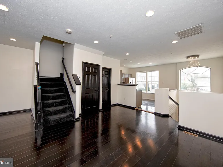 130 Spencer Cir — Photo 8
