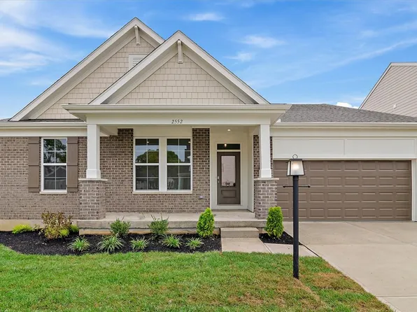 2552 Golden Leaf Dr, Beavercreek, OH 45431