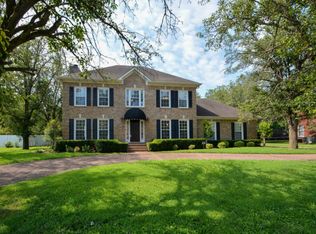 1611 Pennington Dr, Murfreesboro, TN 37129