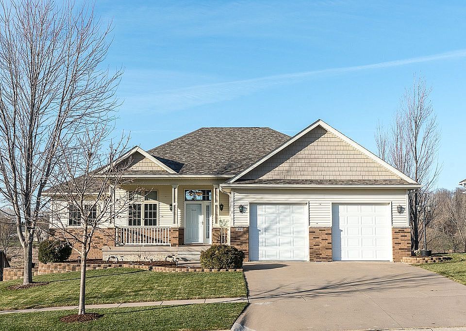 1st image of 160 Willow Ln