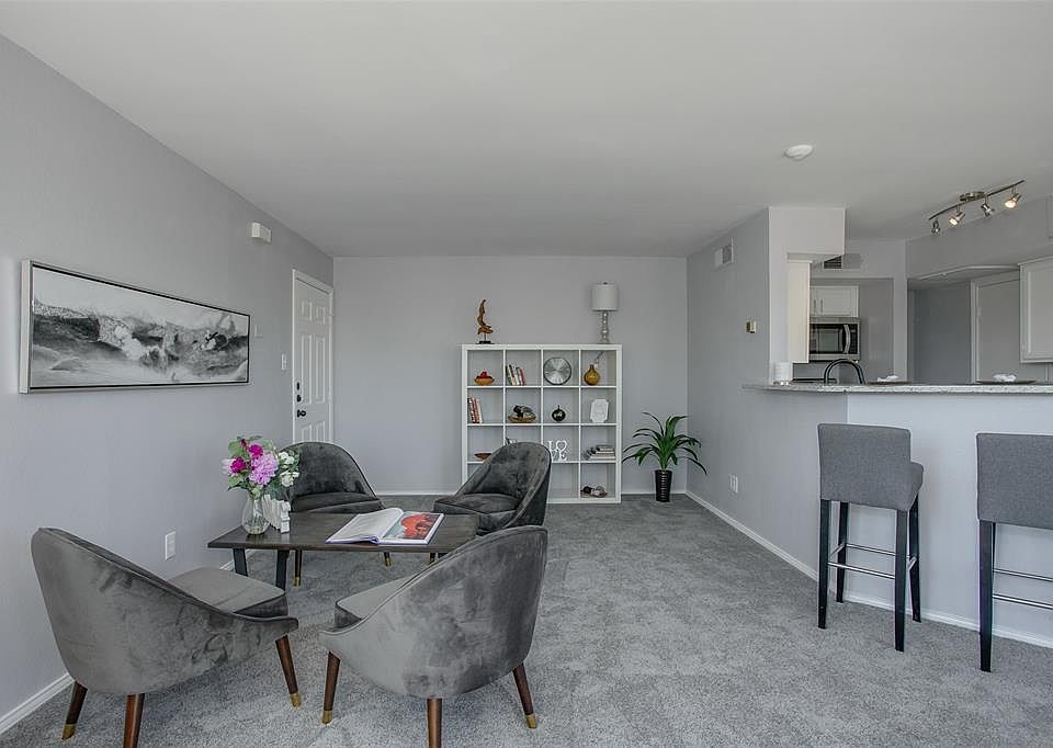 1st image of 2310 Balsam Dr APT B301