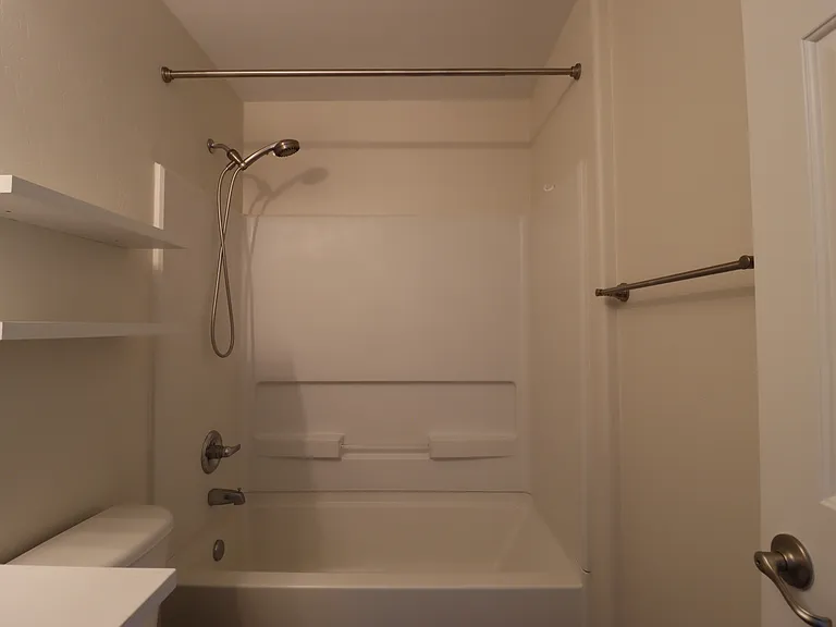 1020 E Silver St — Photo 24